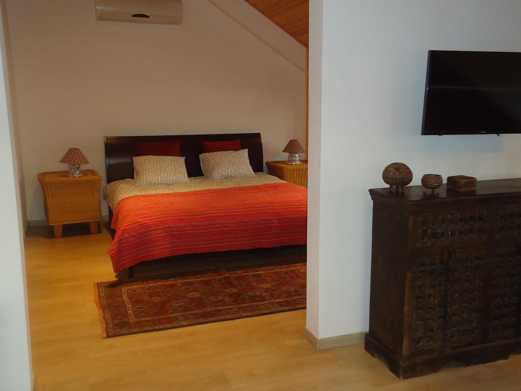 Petralona Apartment Agios Athanasios Rum bild